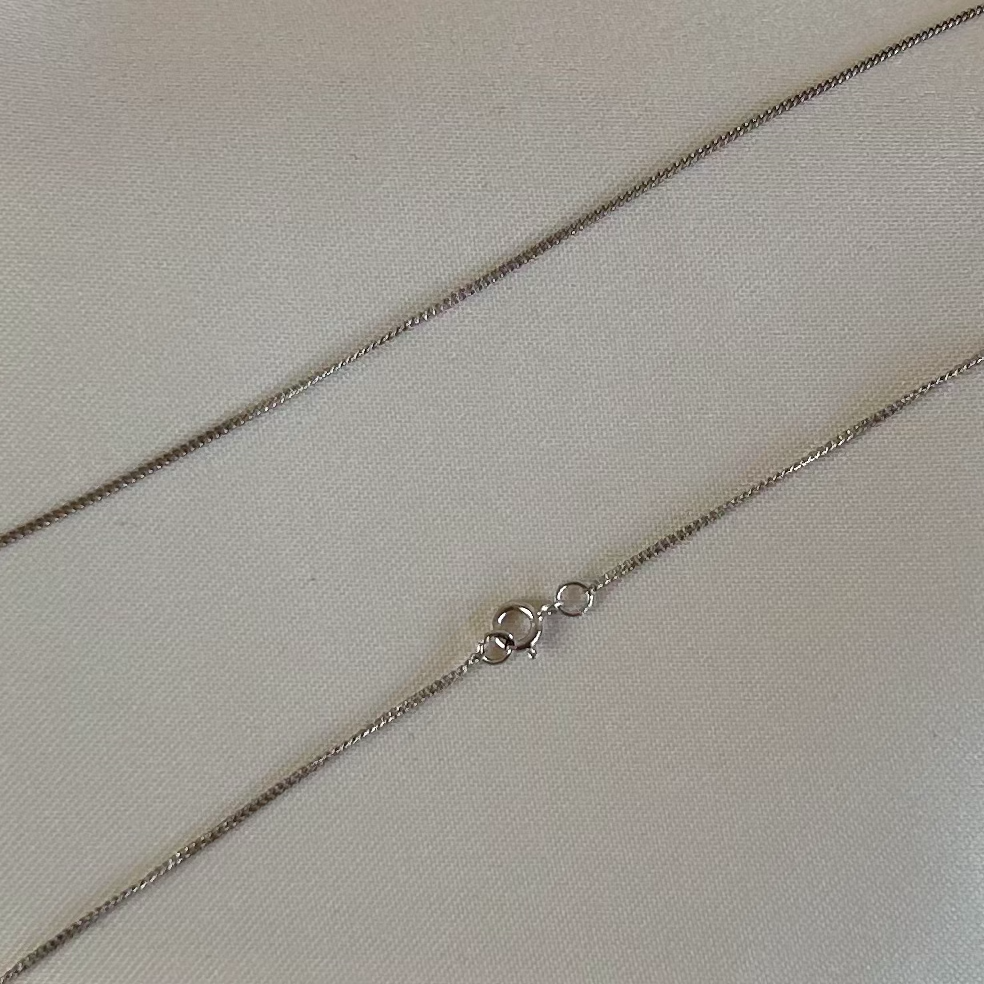 Diamond pendant necklace